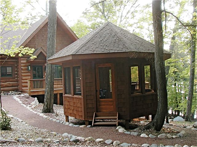 Log Home Design by North Twin Builders